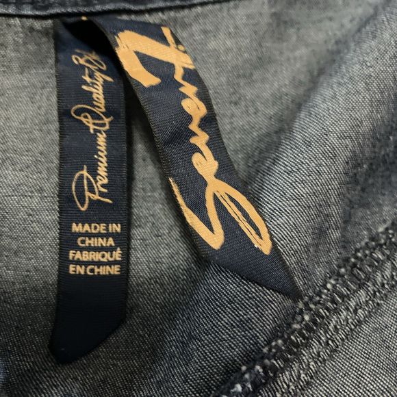 seven 7 Top Blouse L Blue Button Up Silver Polka Dot Pearl Snap Pockets Classic - Picture 7 of 7